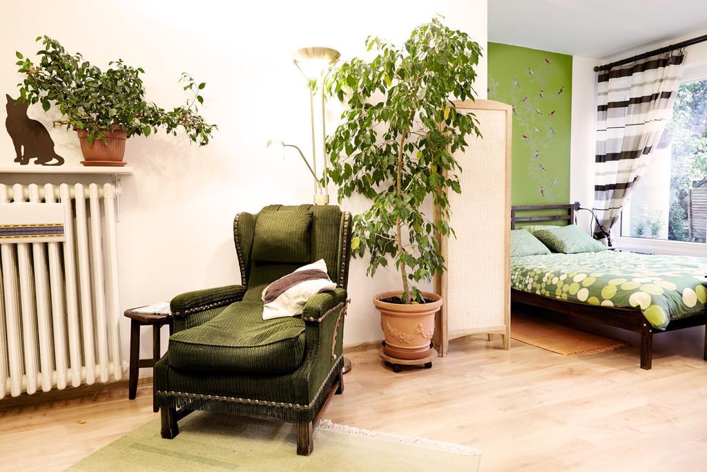 Lovely Garden Flat Near Royal Park Warsawa Ruang foto