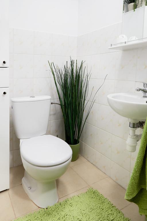 Lovely Garden Flat Near Royal Park Warsawa Ruang foto