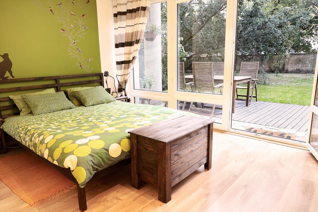 Lovely Garden Flat Near Royal Park Warsawa Ruang foto