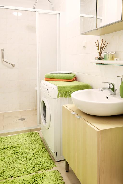 Lovely Garden Flat Near Royal Park Warsawa Ruang foto
