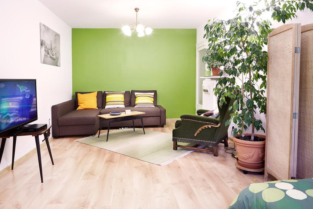 Lovely Garden Flat Near Royal Park Warsawa Ruang foto