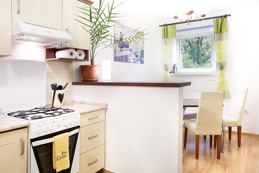 Lovely Garden Flat Near Royal Park Warsawa Ruang foto
